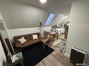 8 Jetland Place, Bridgeport CT 06605