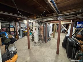 8 Jetland Place, Bridgeport CT 06605