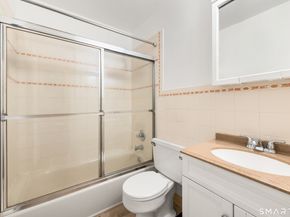 125 Lawn Avenue B6, Stamford CT 06902