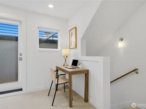 7433 A 4th Avenue NE, Seattle WA 98115