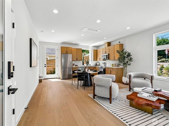 7324 7th Place SW A, Seattle WA 98106