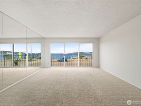 1156 Alki Avenue SW 104, Seattle WA 98116