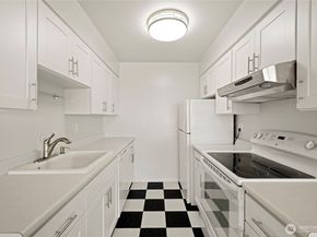 1156 Alki Avenue SW 104, Seattle WA 98116