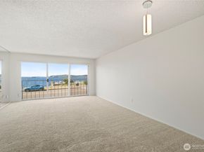 1156 Alki Avenue SW 104, Seattle WA 98116