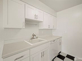 1156 Alki Avenue SW 104, Seattle WA 98116