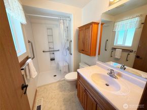 12901 Avante Drive, Silverdale WA 98383
