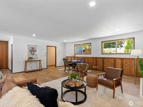 13893 John Street NE, Bainbridge Island WA 98110