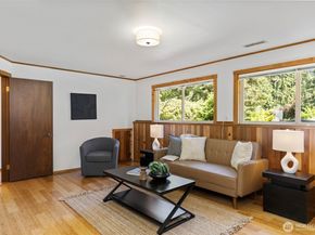 13893 John Street NE, Bainbridge Island WA 98110