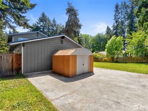 13893 John Street NE, Bainbridge Island WA 98110