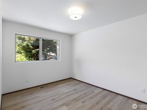 13893 John Street NE, Bainbridge Island WA 98110