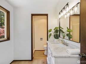 13893 John Street NE, Bainbridge Island WA 98110