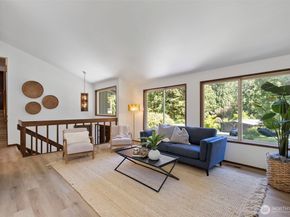 13893 John Street NE, Bainbridge Island WA 98110