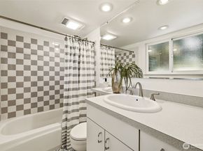 7612 135th Place NE, Redmond WA 98052