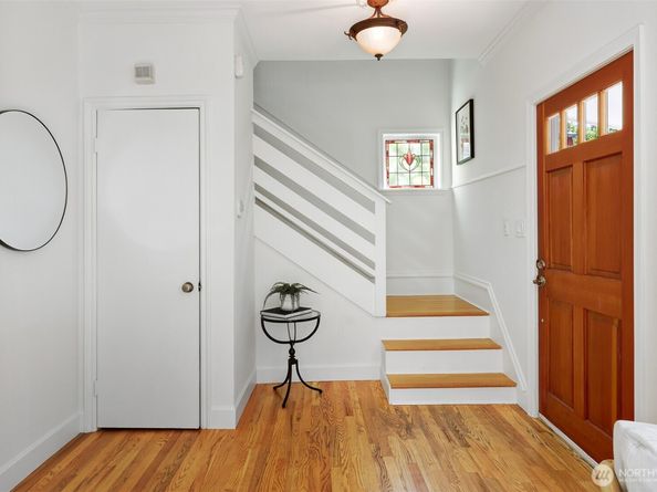 502 32nd Avenue, Seattle WA 98122