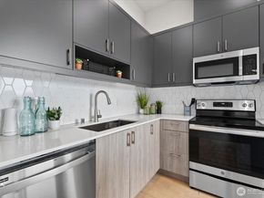 3104 SW Avalon Way G, Seattle WA 98126