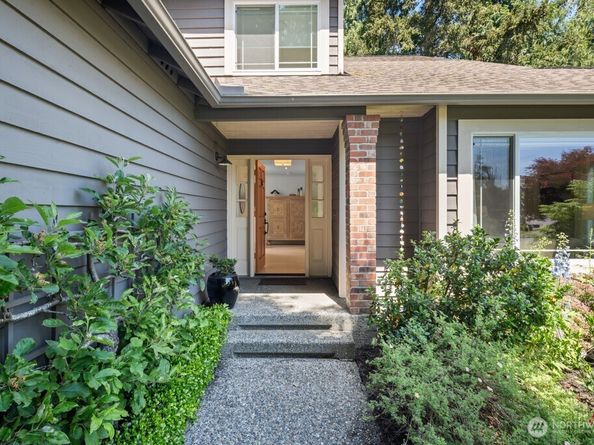 15732 111th Avenue NE, Bothell WA 98011