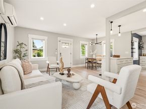 106 N 100th Street, Seattle WA 98133