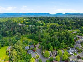 24923 NE 3rd Place, Sammamish WA 98074