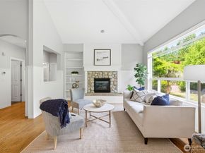 24923 NE 3rd Place, Sammamish WA 98074