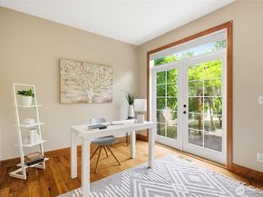 24923 NE 3rd Place, Sammamish WA 98074