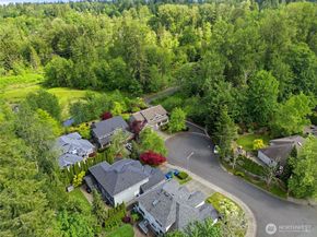24923 NE 3rd Place, Sammamish WA 98074