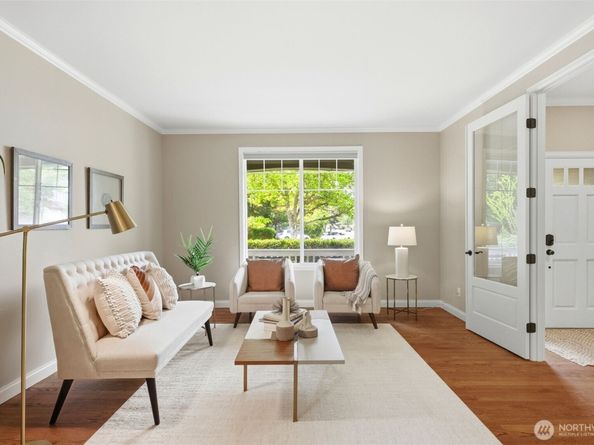 24923 NE 3rd Place, Sammamish WA 98074