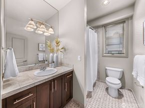 8451 SE 44th Street, Mercer Island WA 98040