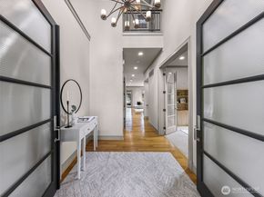 8451 SE 44th Street, Mercer Island WA 98040
