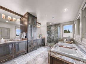 8451 SE 44th Street, Mercer Island WA 98040