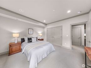 8451 SE 44th Street, Mercer Island WA 98040