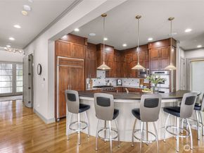 8451 SE 44th Street, Mercer Island WA 98040