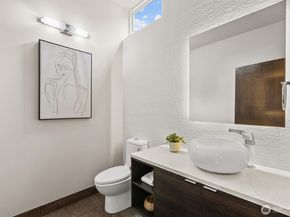 16323 NE 44th Court, Redmond WA 98052