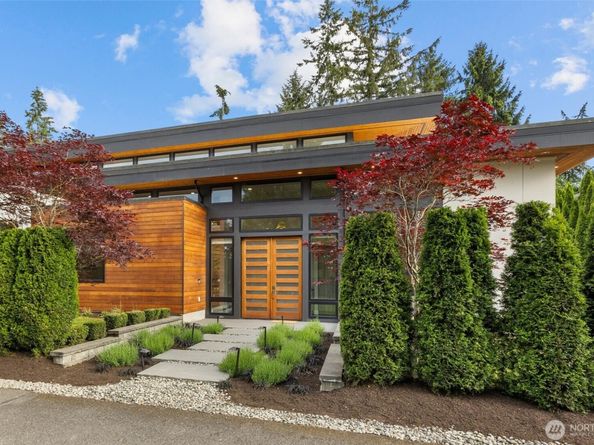 16323 NE 44th Court, Redmond WA 98052