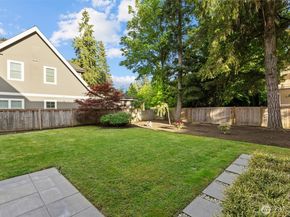 16323 NE 44th Court, Redmond WA 98052