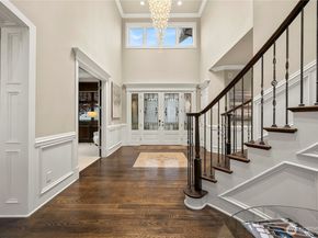 10021 NE 16th Place, Bellevue WA 98004