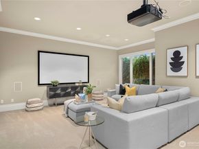 10021 NE 16th Place, Bellevue WA 98004
