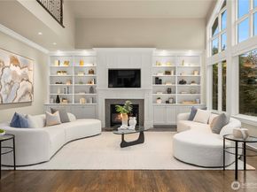 10021 NE 16th Place, Bellevue WA 98004