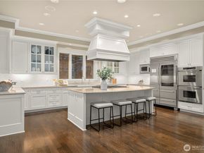 10021 NE 16th Place, Bellevue WA 98004