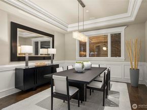 10021 NE 16th Place, Bellevue WA 98004