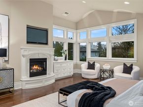 10021 NE 16th Place, Bellevue WA 98004