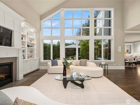 10021 NE 16th Place, Bellevue WA 98004