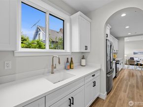 523 Bridges Avenue S, Kent WA 98032