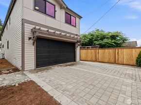 523 Bridges Avenue S, Kent WA 98032