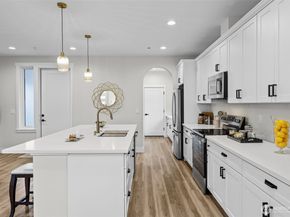 523 Bridges Avenue S, Kent WA 98032