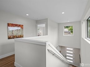 523 Bridges Avenue S, Kent WA 98032