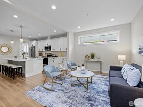 523 Bridges Avenue S, Kent WA 98032