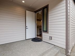 523 Bridges Avenue S, Kent WA 98032