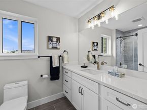 523 Bridges Avenue S, Kent WA 98032