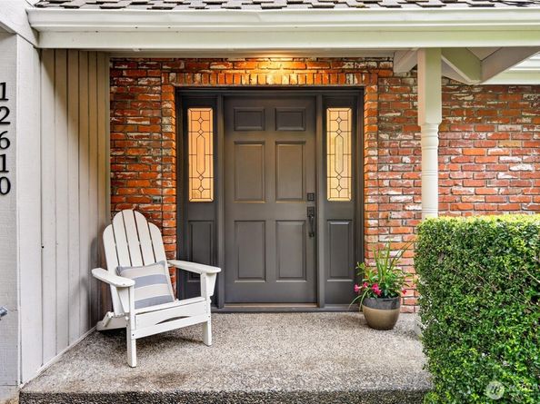 12610 NE 68th Place, Kirkland WA 98033