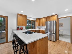 12610 NE 68th Place, Kirkland WA 98033